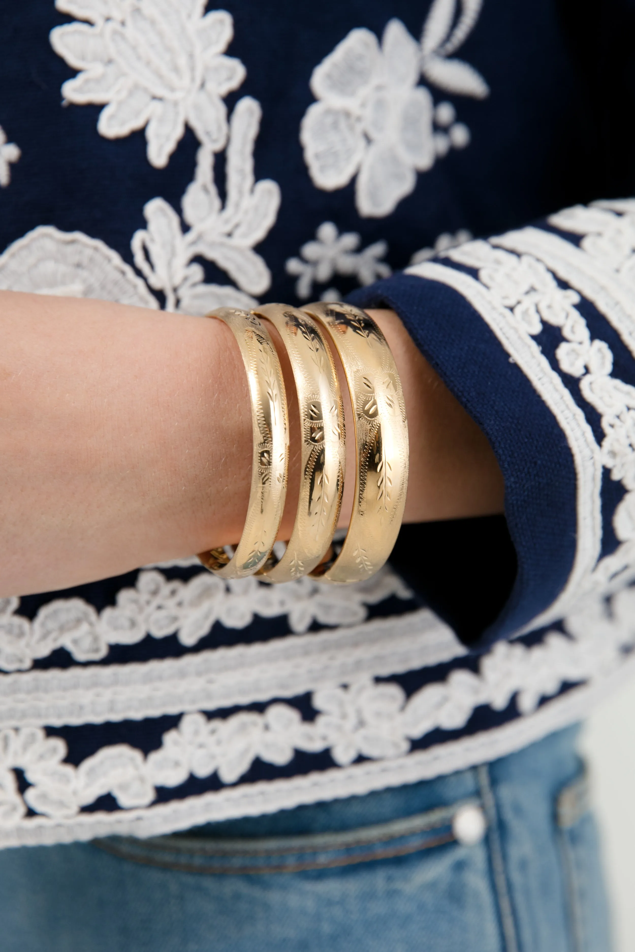 14k Yellow Gold Classic Etched Floral Bangle (.39"w)