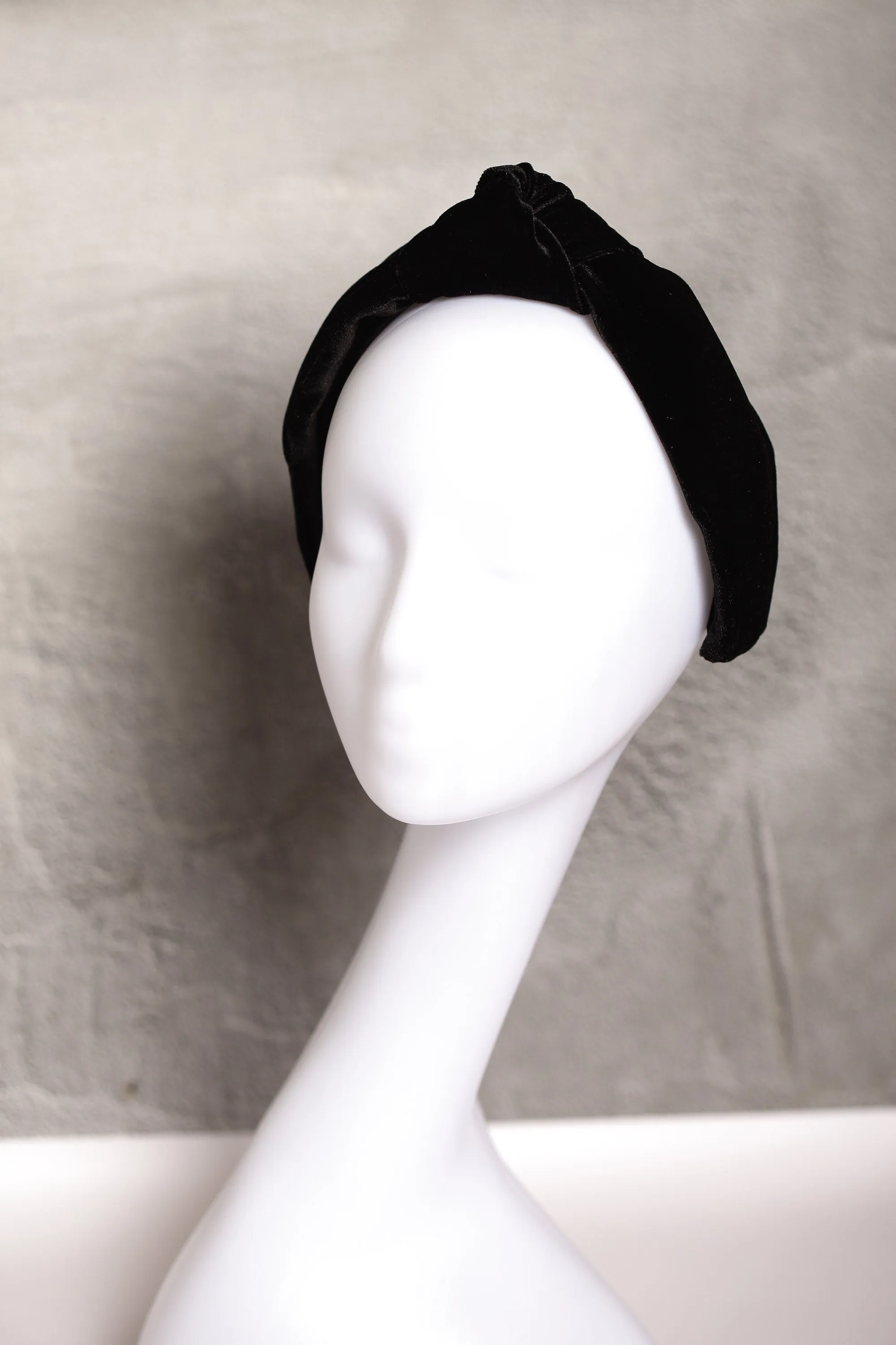 Black velvet turban Velvet headbands for women Top knot headband Black padded headband Twist headband Velvet headband Velvet turban