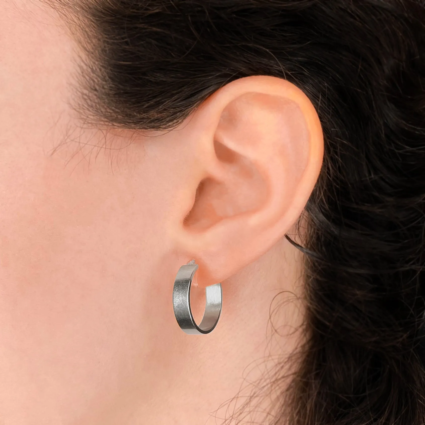 BOLD HOOP CLIP-ON EARRINGS IN SILVER