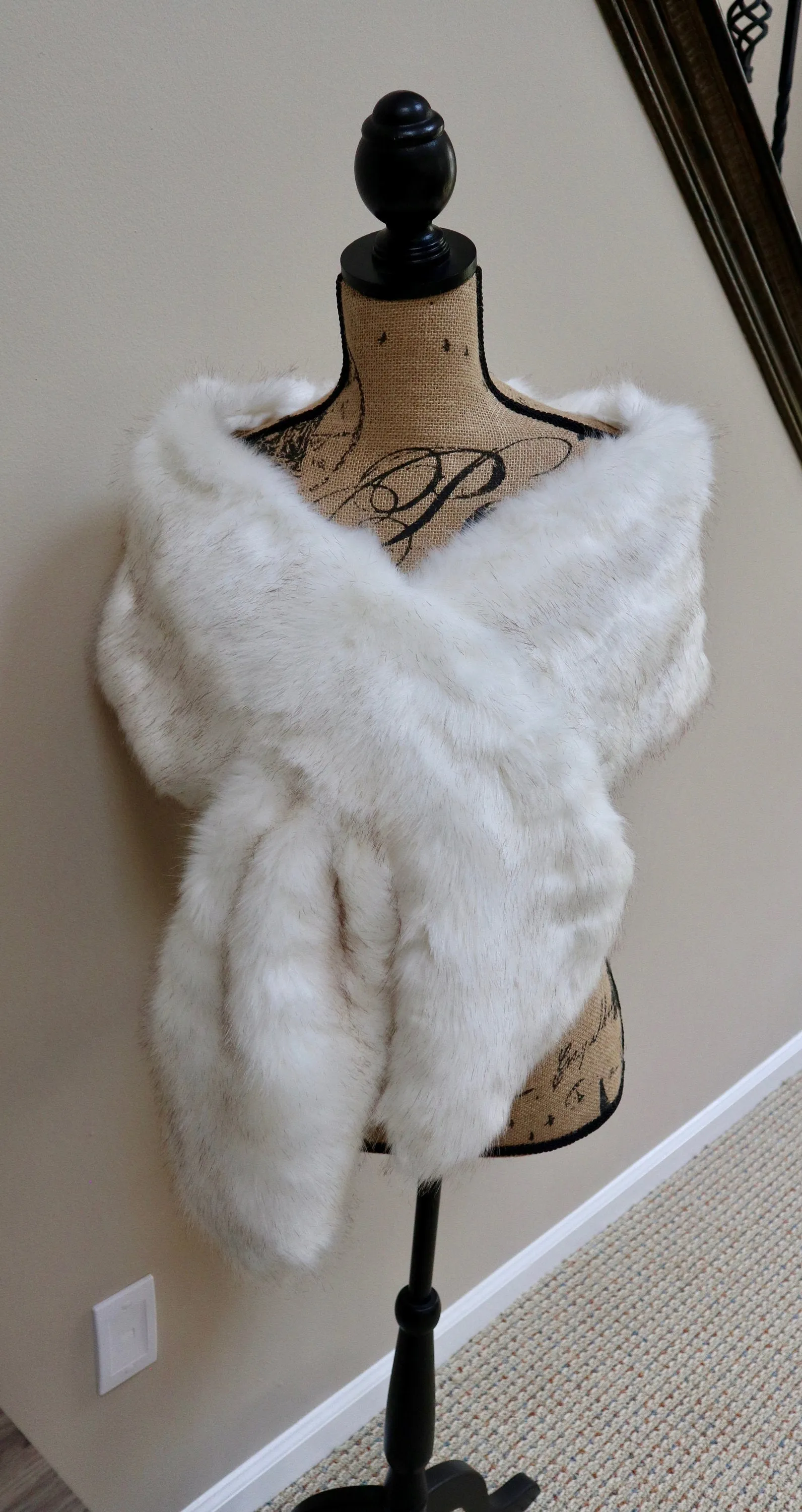 Faux Fur Bridal Scarf Wedding Bolero Bridal Cape Bridal Wrap Bridal Shrug Faux Fur Wrap Wedding cape Winter Bridal Scarf Wedding Shawl