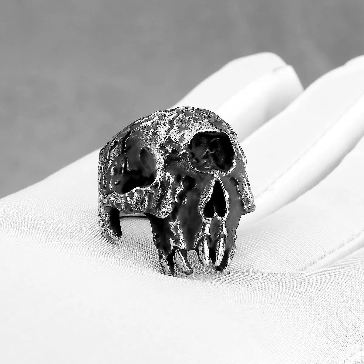 Gothic Skull Ring