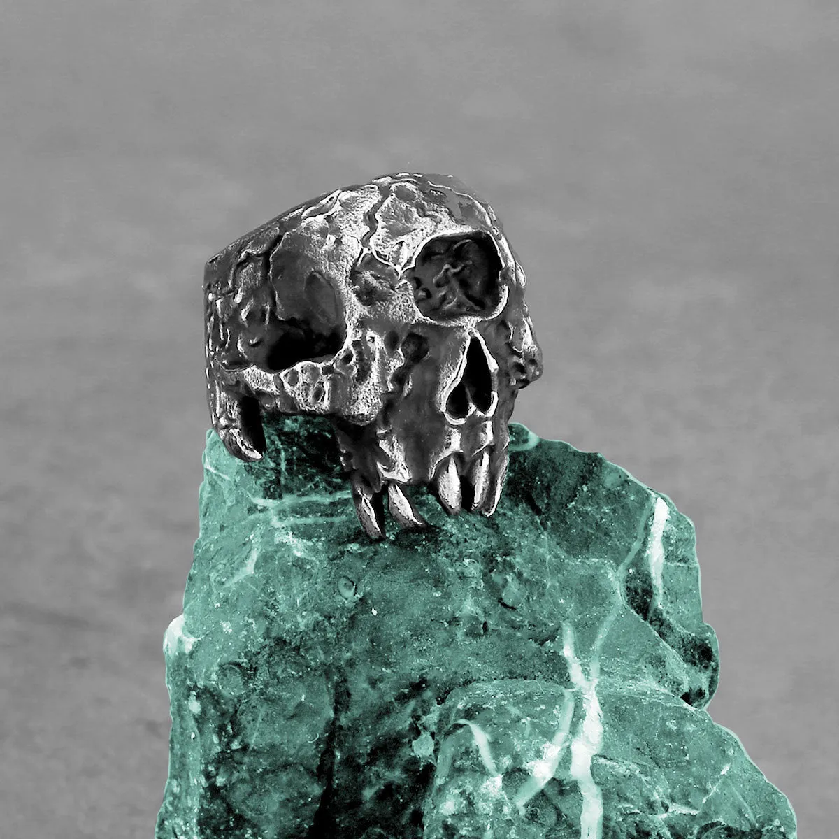 Gothic Skull Ring