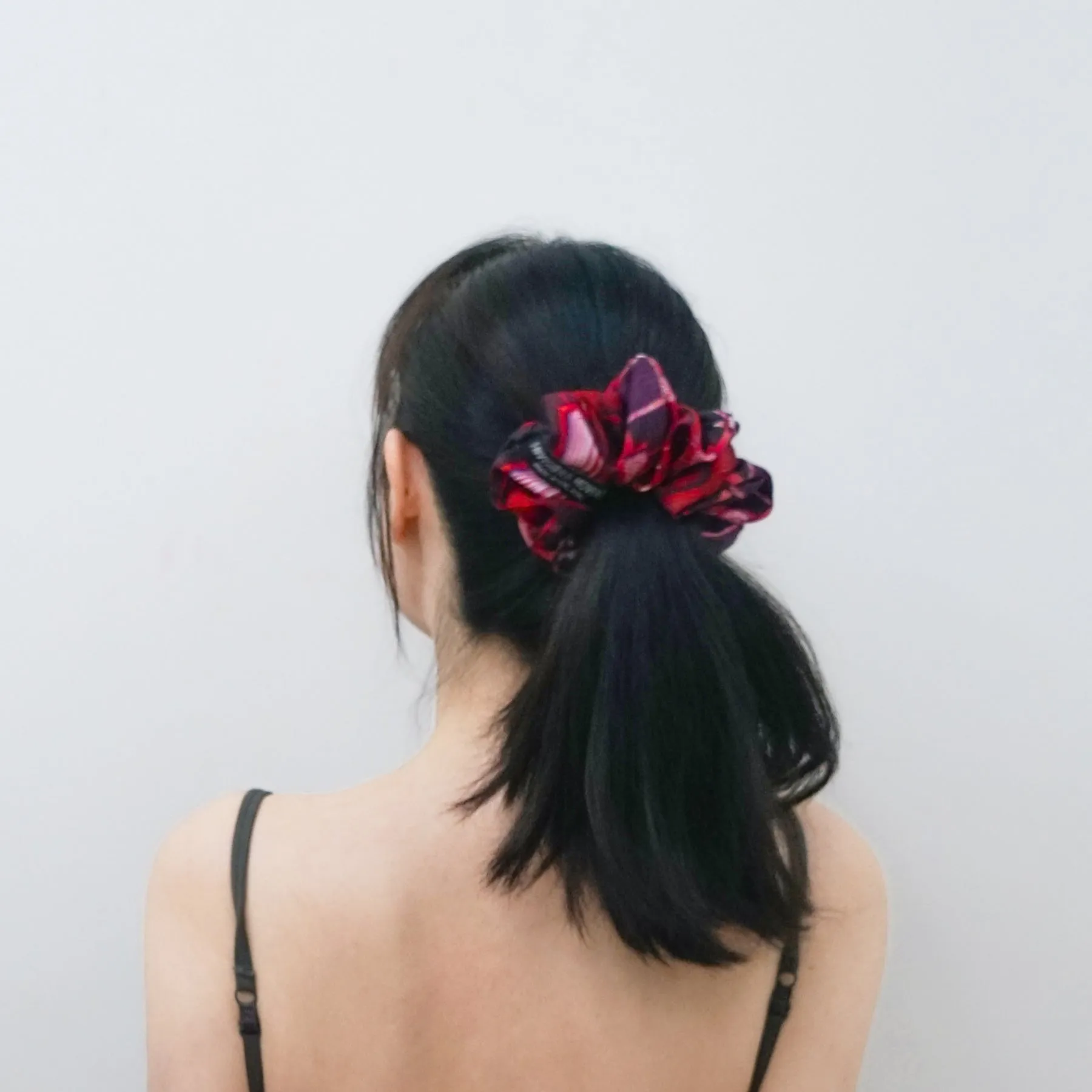 Invisibilis Moveré Premium silk scrunchie - Size Medium - Made in Hong Kong - 真絲髮圈 - 香港製造